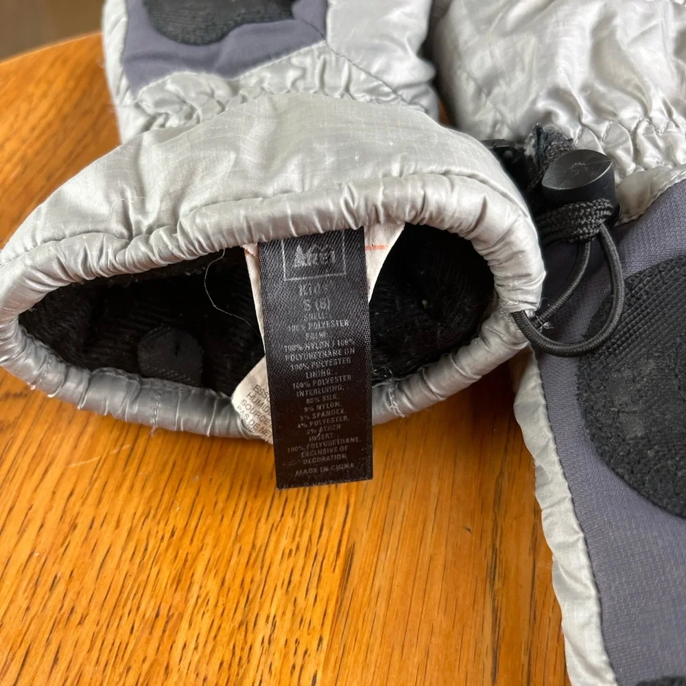REI Kids Insulated Winter Mittens Gray Child Small Size 8 Warm Snow